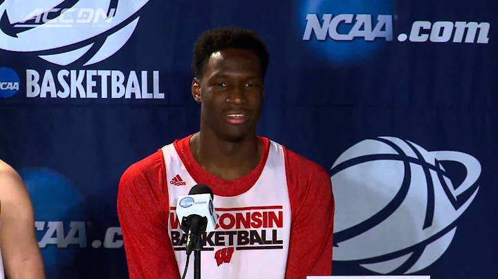 Wisconsin Basketball Player Has Embarrassing Momen...