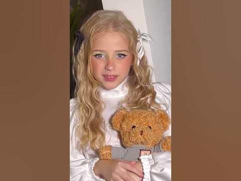 Дочку растрогал подарок! - YouTube