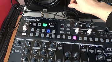 Short jam with the Arturia family (drumbrute, beatstep, microbrute)