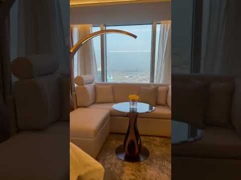 غرفة في فندق الفورسيزونز برج المملكة الرياض