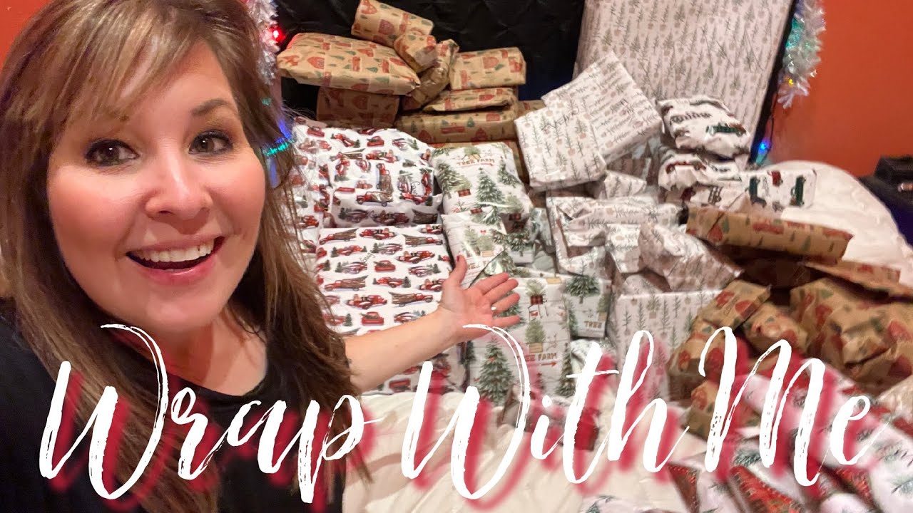 Wrap Christmas PRESENTS with ME! 🎁 Speed Wrap With Me Christmas Vlog