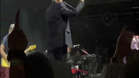 Morrissey - Bigmouth Strikes Again (Live)