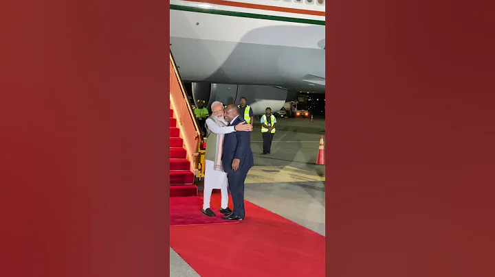 As a mark of respect, the PM of Papua New Guinea touches the feet of PM Modi! | PM Visit - DayDayNews