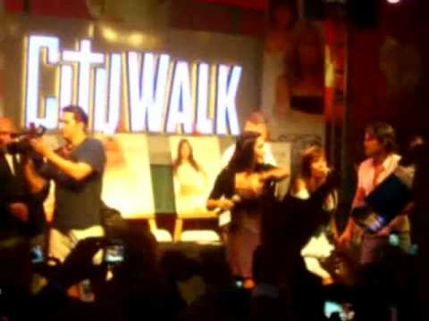 Sin Senos No Hay Paraiso at Universal CityWalk Part 3 HQ