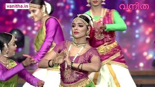 ലാലേട്ടനെ വിസ്മയിപ്പിച്ച ചുവടുകളുമായി RIMA KALLINGAL Performance @ Vanitha Film Awards 2019