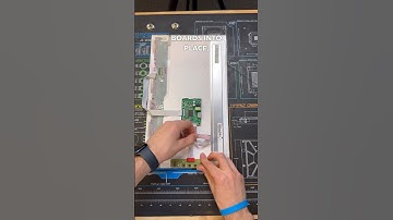 Turn An Old Laptop 💻 Into A Monitor 🖥️ #shorts #pc #pcrepair #laptoprepair