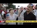 Protestuesi: “Rama i lëshoi flamingot, Doktori pëllumbat! Kjo klasë politike ka mbaruar!”