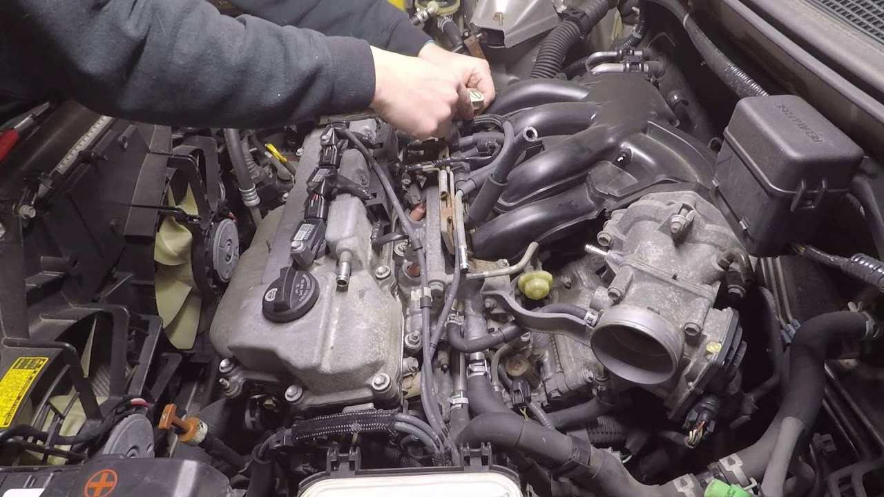 How To: 2005 Toyota Highlander 3.3L V6 Valve Cover Gasket - YouTube