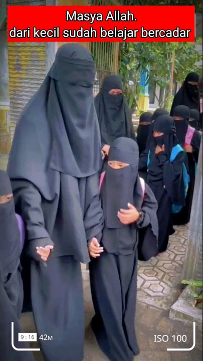 Masya Allah anak anak bercadar dari kecil. semoga dewasa jadi anak Sholeha 🤲