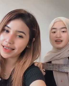 cewek hijab cover lagu jawa akustik