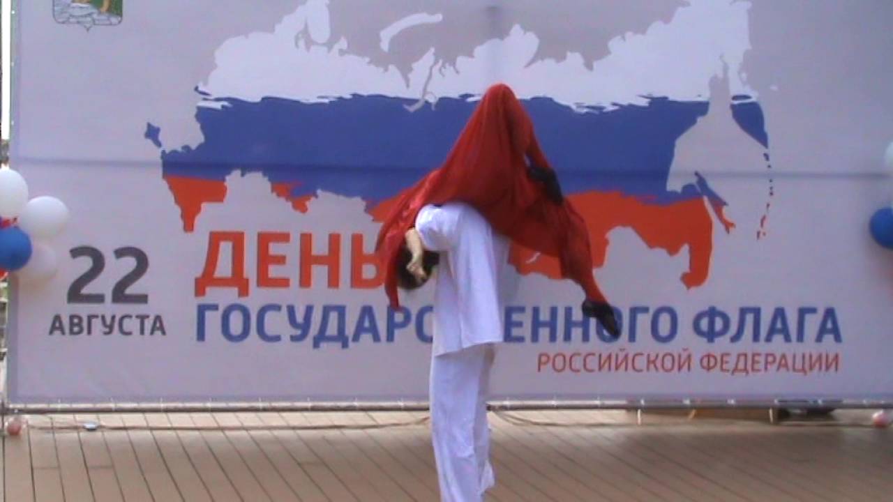 Владивосток 22 августа. Автопробег триколор. Бухта улисс владивосток. Владивосток 22 августа. Владивосток море.