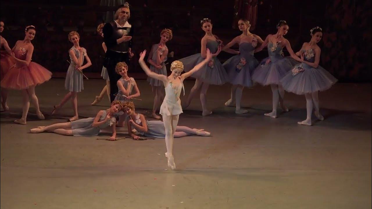 VK-da HD porno Libos va paypoq kiygan qizlar: chiroyli porno