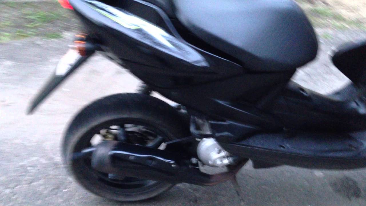 Yamaha Aerox 2006 - YouTube