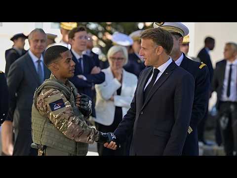 Non, Macron ne prépare pas une guerre contre la Russie pour rester au pouvoir