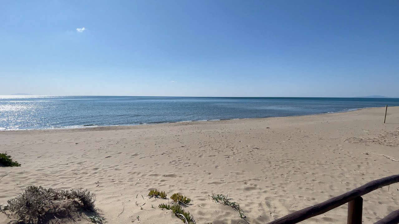 Castiglione della Pescaia, Vendesi appartamento con giardino e spiaggia privati.