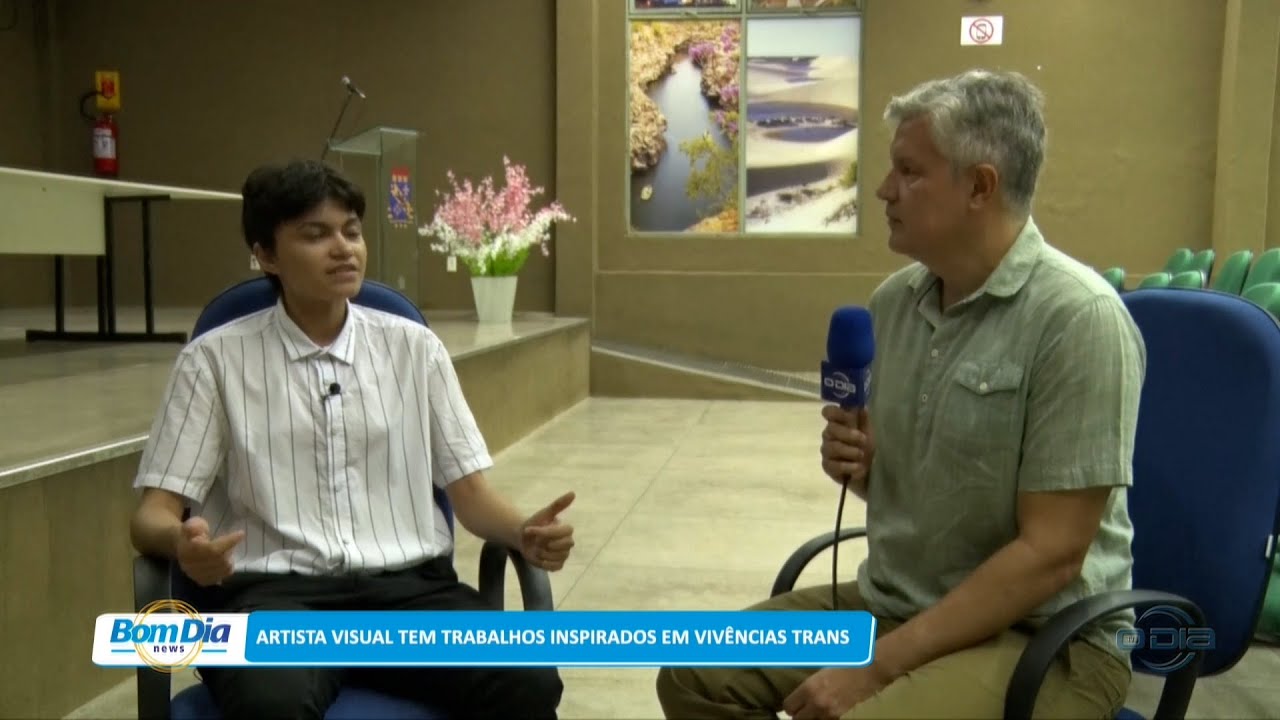 Artista visual tem trabalhos inspirados em vivências trás 22 08 2023