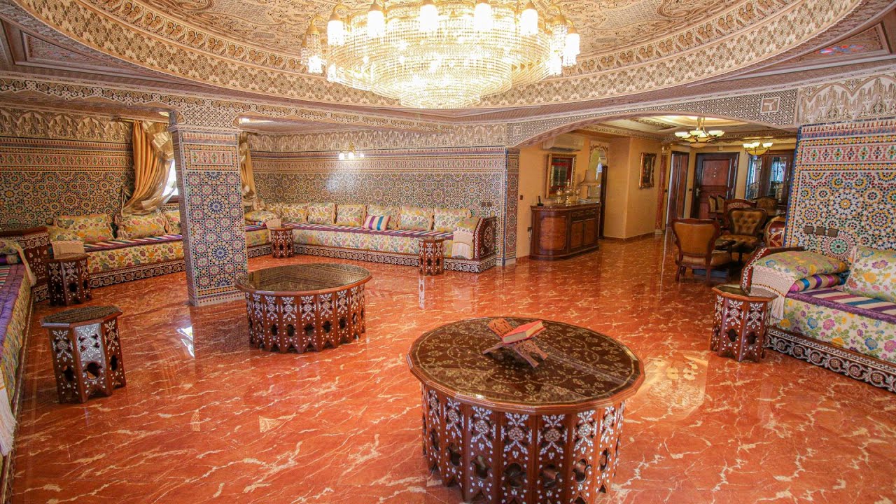 شقة القصر تعيش فيها الحلم من أول نظرة بتصميم خرافي وفراش ملكي في غاية العظمة  Appartement de Luxe