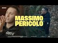 Massimo Pericolo pranza nel bosco con la sua ragazza, i suoi amici, il suo team | esse Magazine