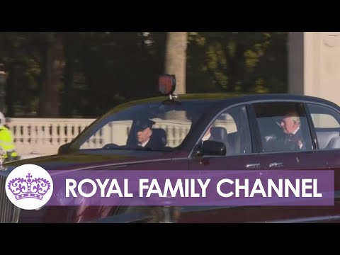 King charles arrives at buckingham palace