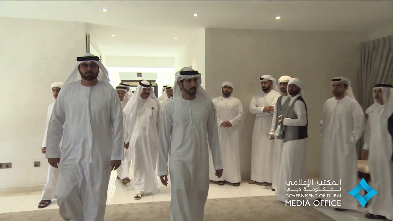 حمدان بن محمد يقدم واجب العزاء في وفاة موزة بنت علي الوري office 2019