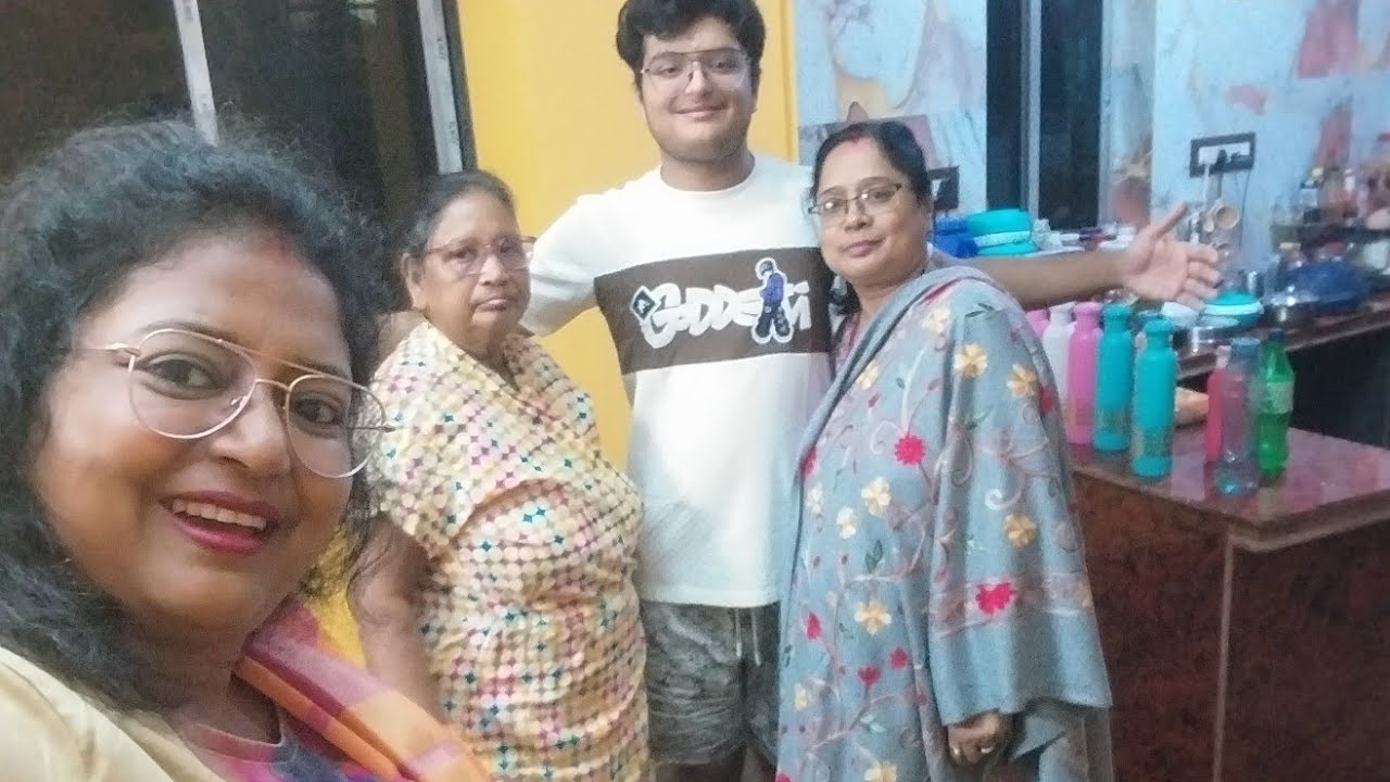 ছেলের জন্মদিনের আরও কিছু অংশ.....আশীর্বাদ .......কাটলাম........আর খাওয়া দাওয়া ......