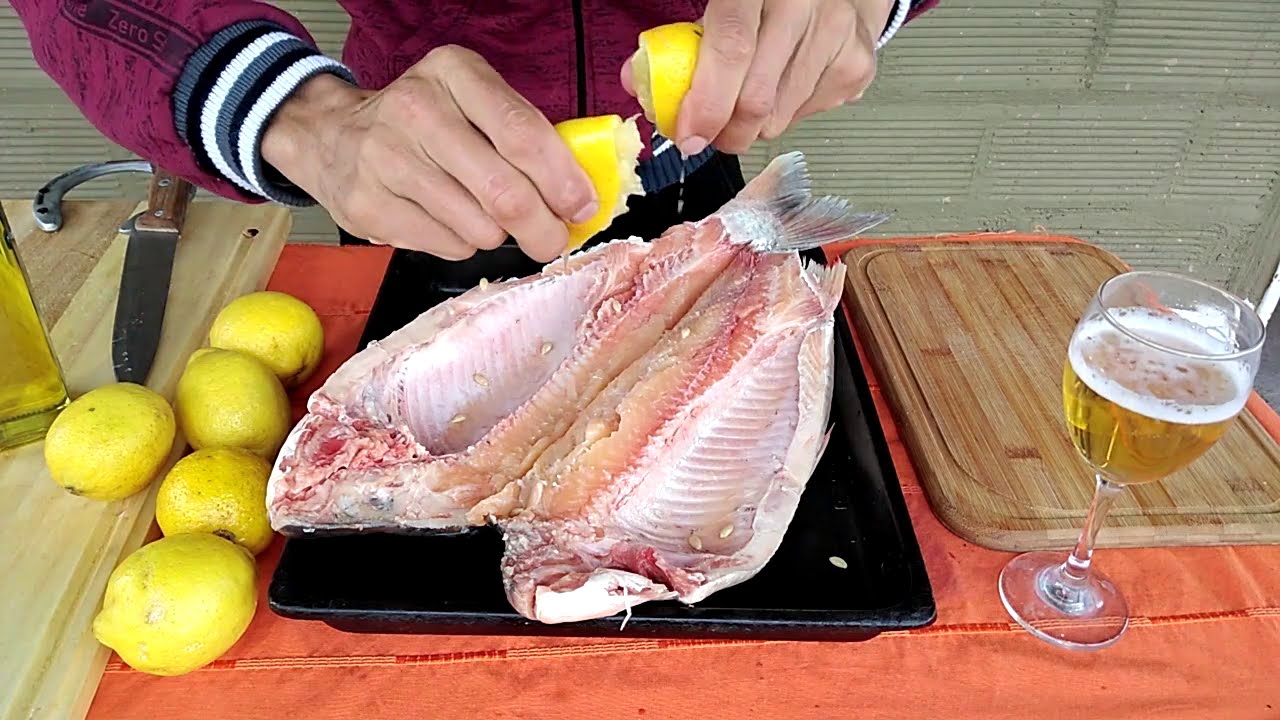 Pescado a la parrilla fácil y delicioso - YouTube