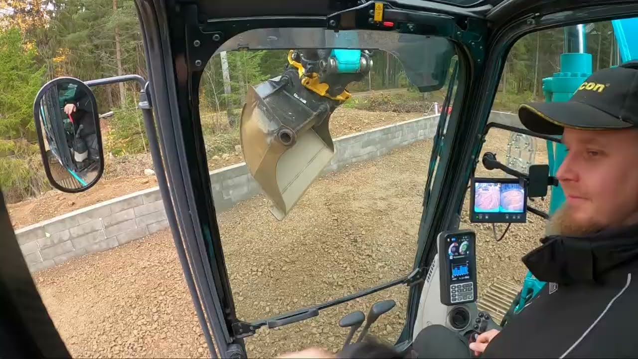 Onnistuuko asfaltinpohjat kerrasta? | Spreading gravel for asphalt