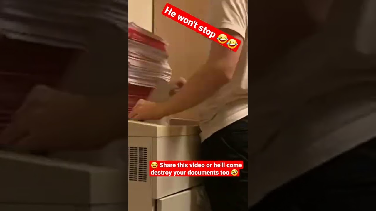 man DESTROYS 500 KG ⚖ of DOCUMENTS in 5 MINUTES 