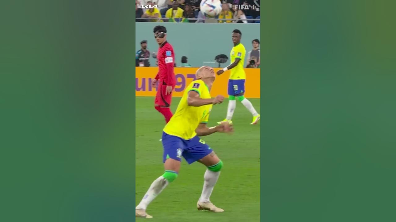 The movement from Richarlison 👌 Playing the Brazilian way 🇧🇷 @KiaWorldwideOfficial