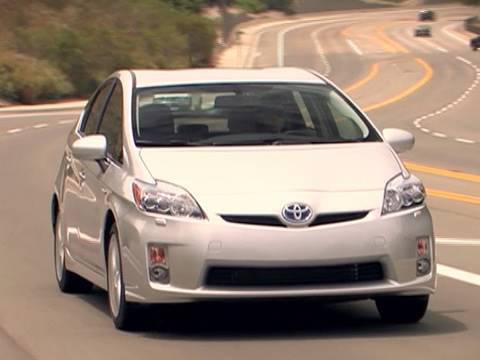2010 Toyota Prius Video Review - Kelley Blue Book