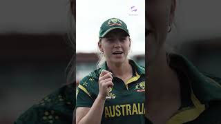 Friendly banter ft. Kim Garth and Ellyse Perry 🤩