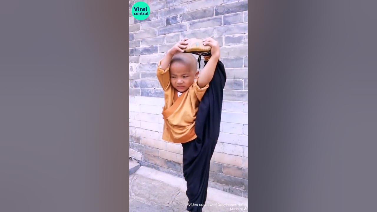 Only 3 years old! The greatest little Shaolin monk!