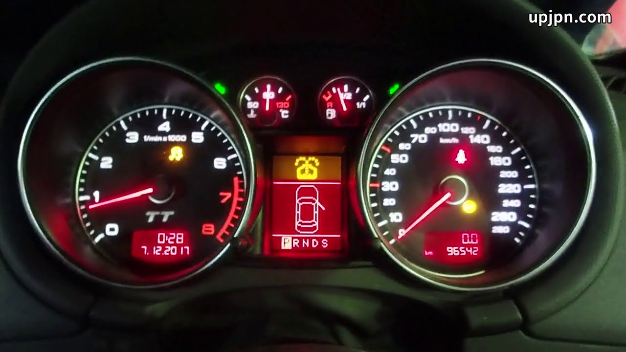 アウディ TTクーペ(8JBWA/8J) エンジン始動テスト 前期 2.0TFSI