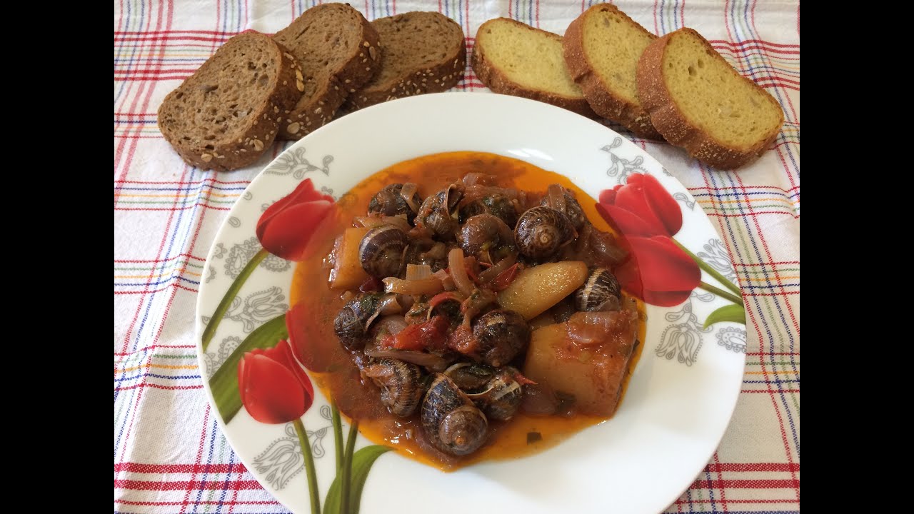 Σαλιγκάρια στιφάδο (καθαρισμός & μαγείρεμα) ~ Escargots stew