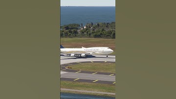 enjoy the beautiful view of the plane when it lands eps.1272