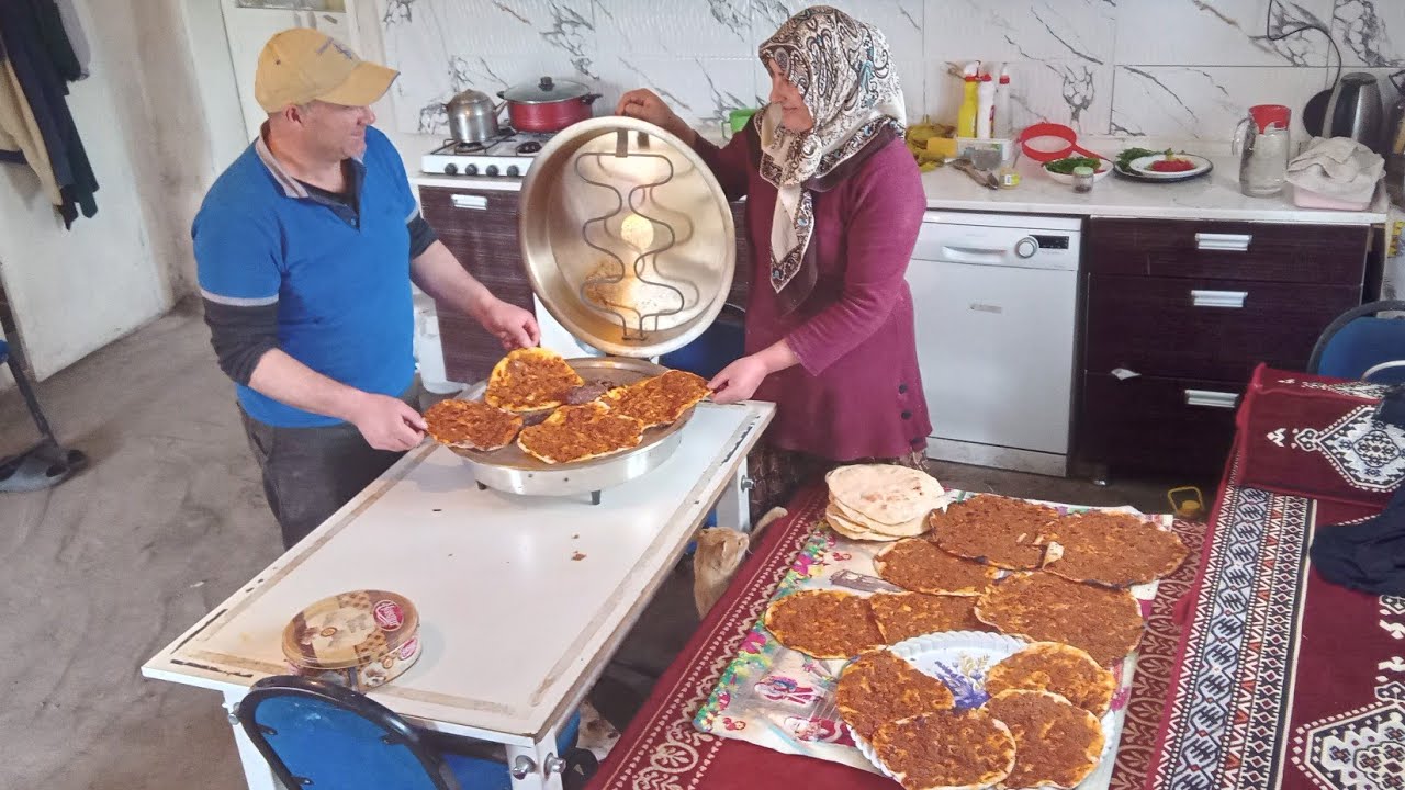 Lahmacun Seyyar Tandırda Muhteşem Oluyor