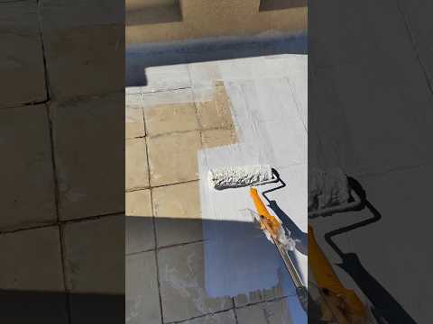 عمل روف كوت على سطح لحماية المنزل من الرطوبة وتأثير الامطار طلاء سطح