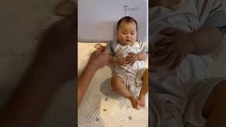 Dad Is Absolutely Brilliant At Putting The Baby To Sleep