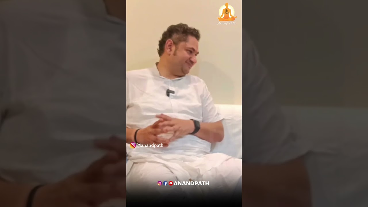 Who is the priest of Radharaman temple?