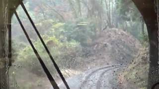 空転しながら33 3‰勾配を登る、JR四国N2000系気動車