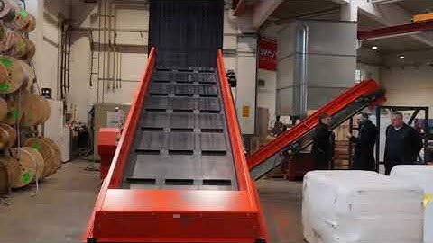 Shredding IBC Container with WEIMA WLK 1500