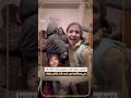 انهيار طفلة فلسطينية بعد انقاذها هي وعائلتها من تحت الانـ.ـقاض بغزة