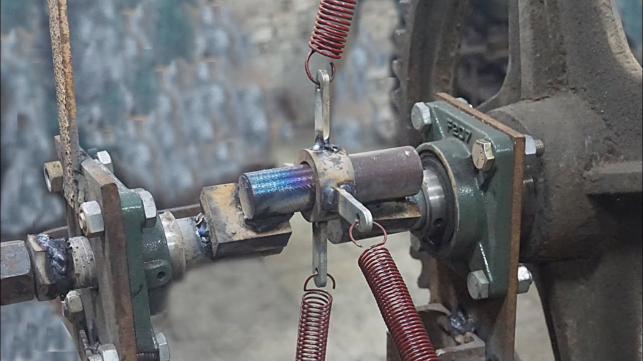 Spring Motion Machine Can 4 Springs Really Power a Perpetual Motion Machine? - YouTube