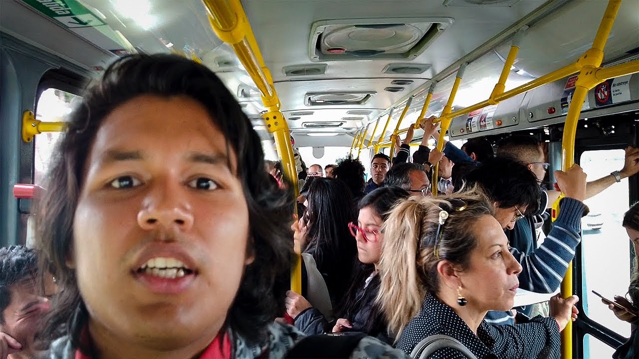 COMO es VIAJAR en TRANSMILENIO?!🤔😮🚎