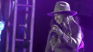 Simone Mendes - Dois Fugitivos ao Vivo   -  ( sem cortes )