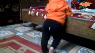 Em Khoe Mông Hịn Tí