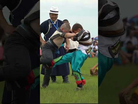 Өсвөр хүүхдийн бөхийн барилдаан