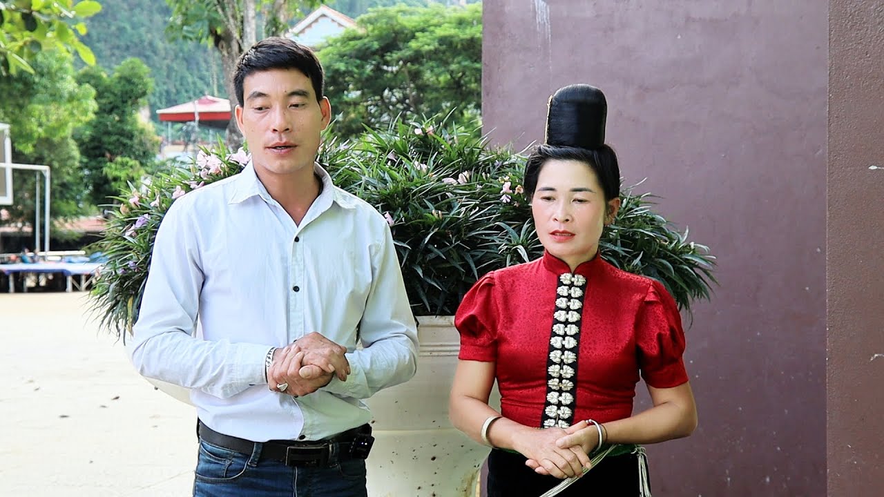 [Hát Thái] Quàng Lả Gặp Được Giọng Ca Hát Thái Mới Vừa Xinh Đẹp Vừa Hát Hay - Hát Thái Sơn La