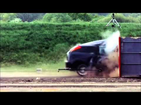 Crash Test Ford Focus  120 mph (190 km/h)