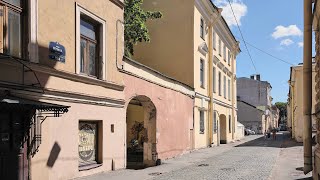 A historic three-room apartment in an 1892 building on Vasilievsky Island